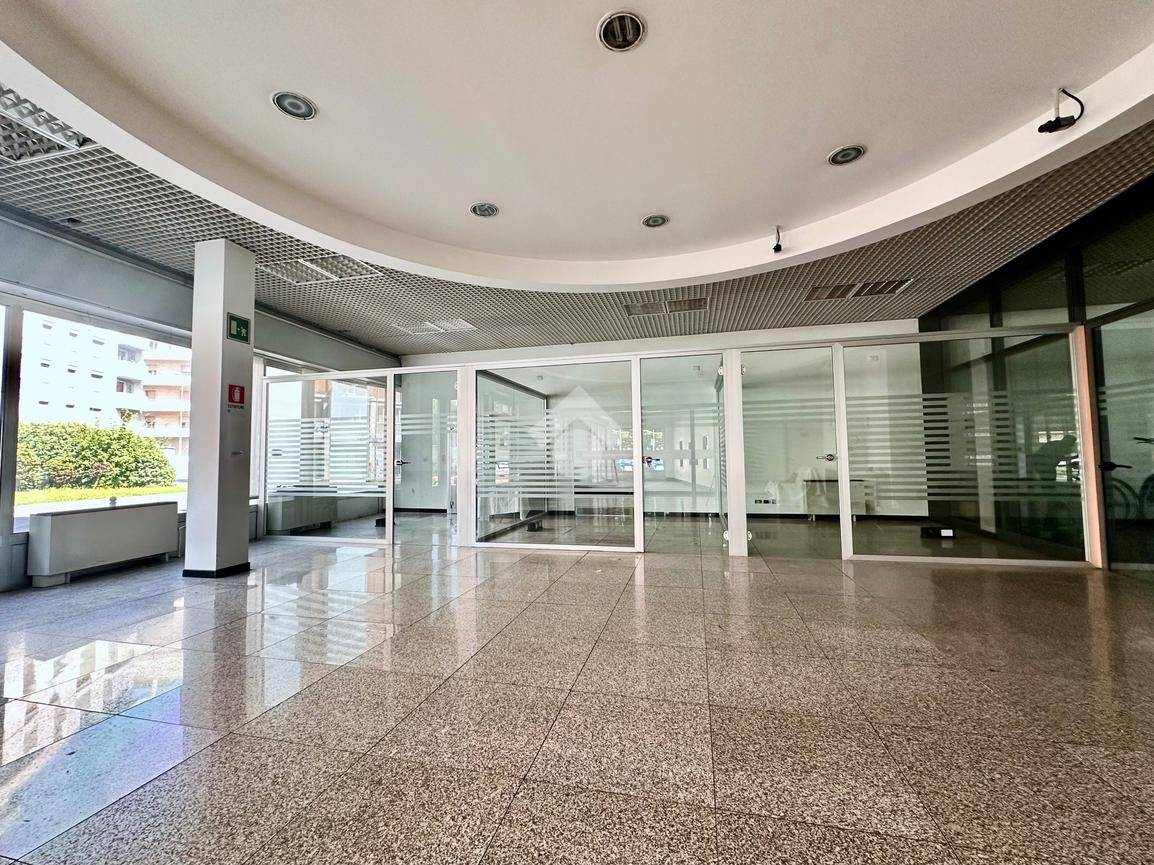 475m² Office in Udine, Italy No. 337799