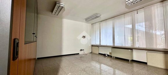 475m² Office in Udine, Italy No. 337799 11
