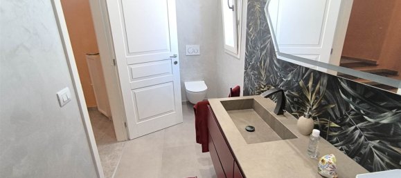 6 bedrooms Villa in Florence, Italy No. 318783 23