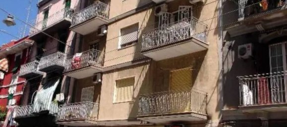 2-salle Appartement à Bari, Italy No. 18841 13