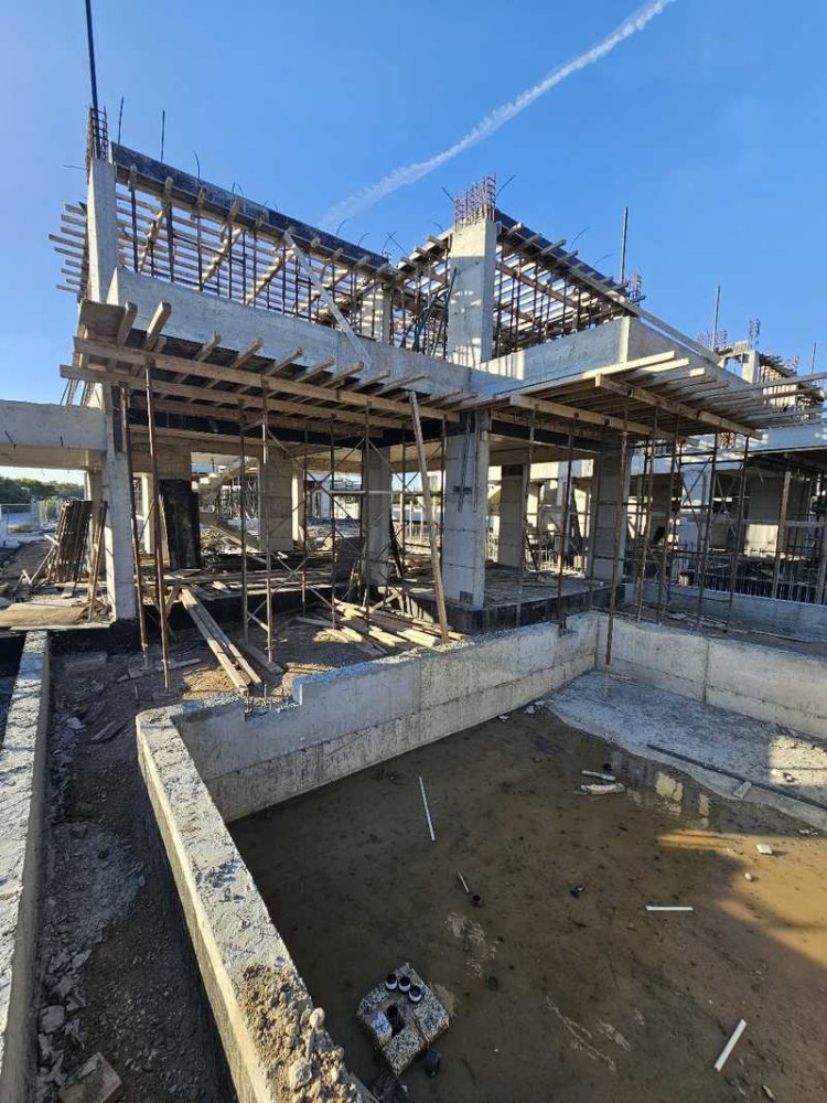 Вилла с 4 спальнями в Перволия, Кипр № 7185