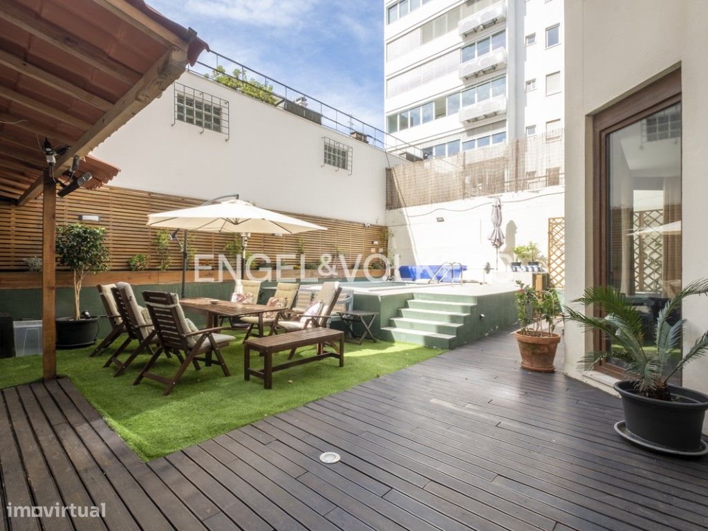 4 bedrooms Apartment in Lisbon, Portugal No. 94033