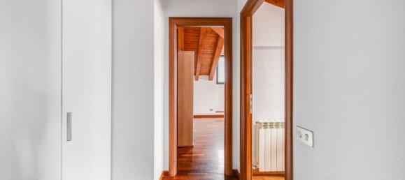 2غرفة شقة في Gallarate, Italy رقم 126148 9