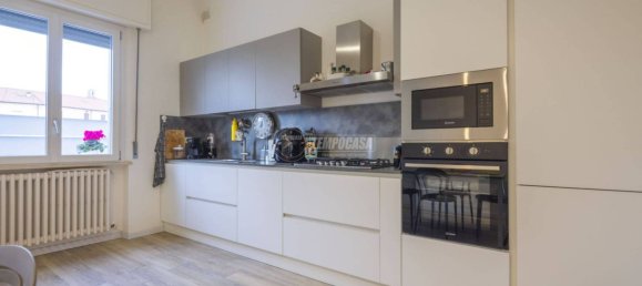 2 Schlafzimmer Wohnung in Senigallia, Italy, Nr. 217685 4