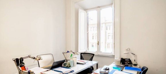 4 bedrooms Apartment in Rome, Italy No. 300260 17