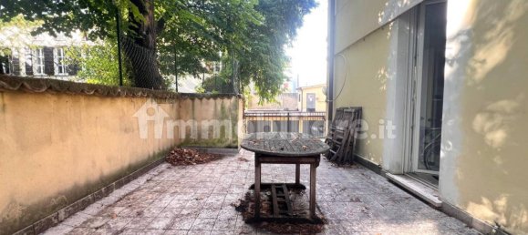 2 bedrooms Apartment in Mantua, Italy No. 375125 9