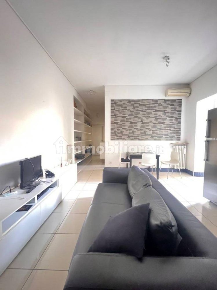 2 bedrooms Apartment in Mantua, Italy No. 375125