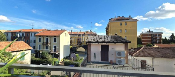 3 bedrooms Apartment in Milan, Italy No. 357888 2