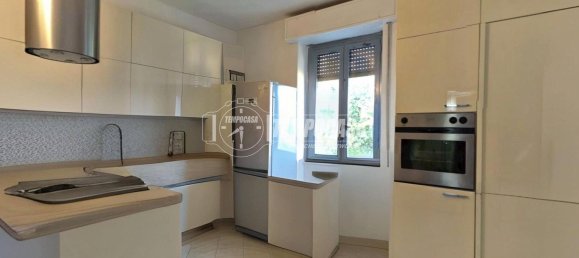 3 bedrooms Apartment in Milan, Italy No. 357888 3