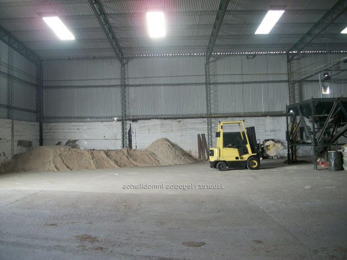  Building in Canelones, Uruguay No. 16334