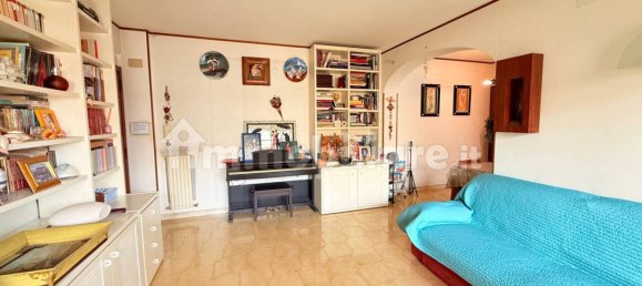 Apartamento de 3 dormitorios en Ciampino, Italy No. 313443 4