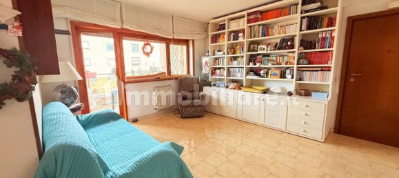 Apartamento de 3 dormitorios en Ciampino, Italy No. 313443 2