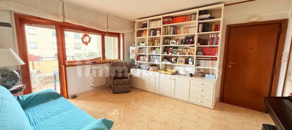 Apartamento de 3 dormitorios en Ciampino, Italy No. 313443 3