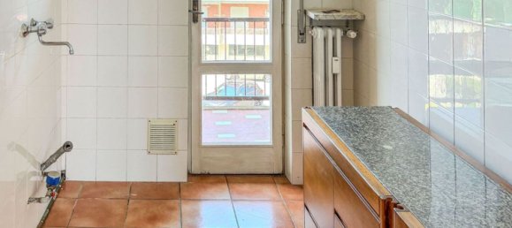 4 rooms Apartment in Arona, Italy No. 276284 9