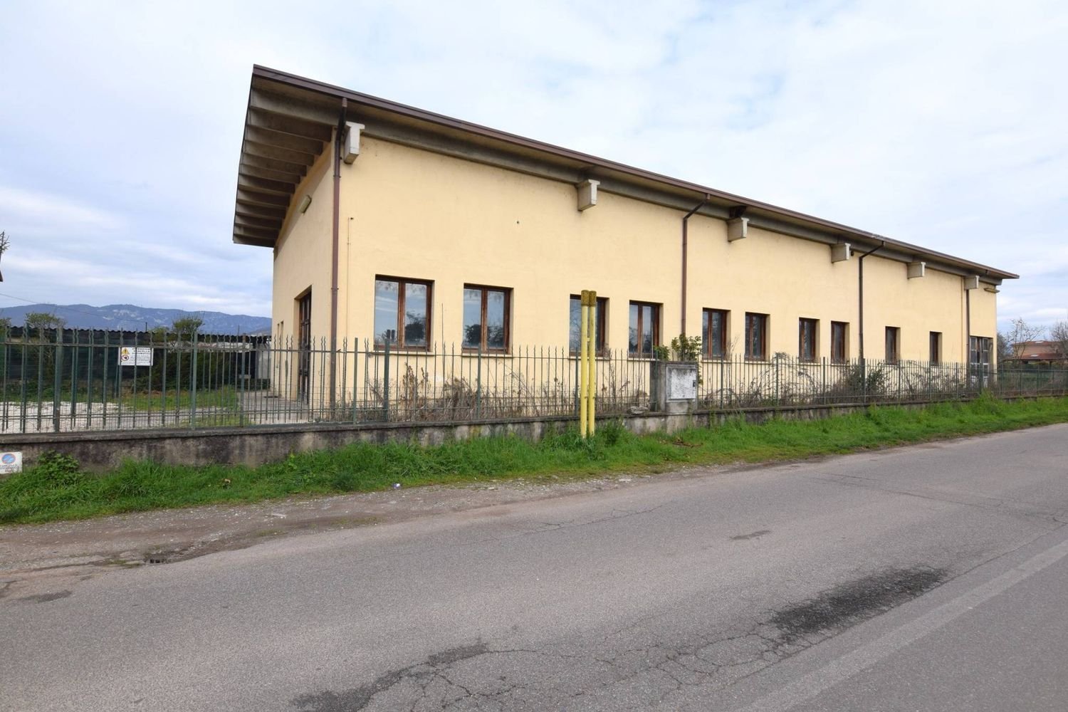  مستودع في Mazzano, Italy 497متر مربع رقم 391852