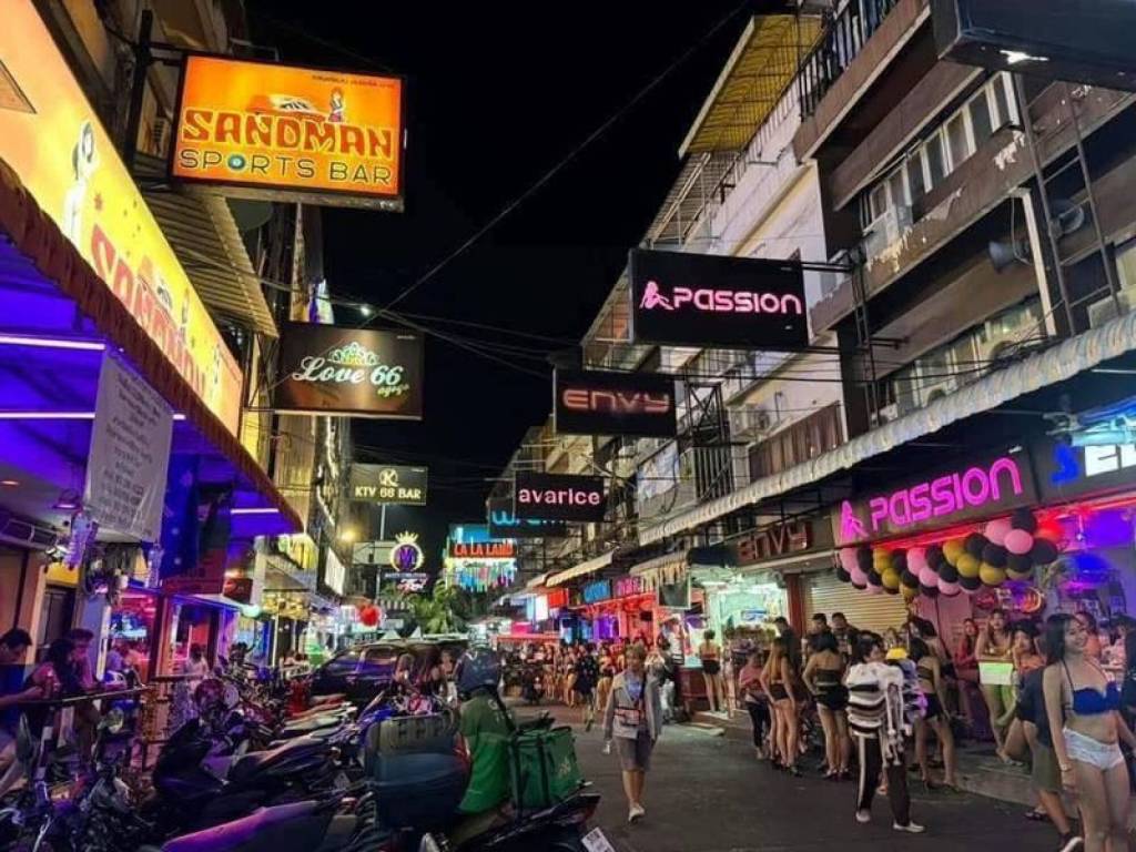  Commercial property in Pattaya, Thailand No. 61594