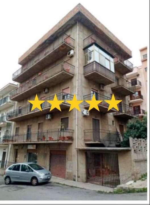 5 chambres Appartement à Reggio Calabria, Italy No. 340138