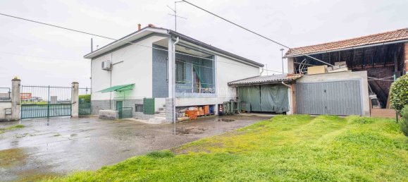 4-Zimmer Villa in Trecate, Italy, Nr. 123172 3