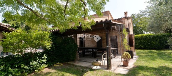 4 bedrooms House in Ripe San Ginesio, Italy No. 365070 2