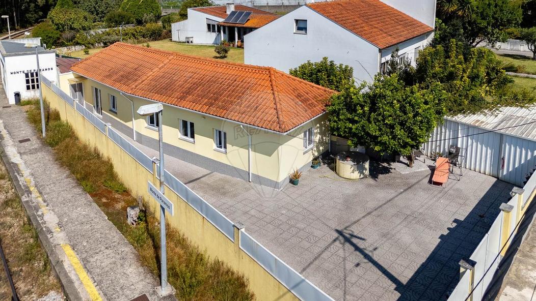 3 bedrooms House in Paramos, Portugal No. 304108