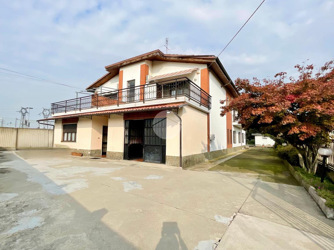 Villa de 6 habitaciónes en Turin, Italy No. 76201