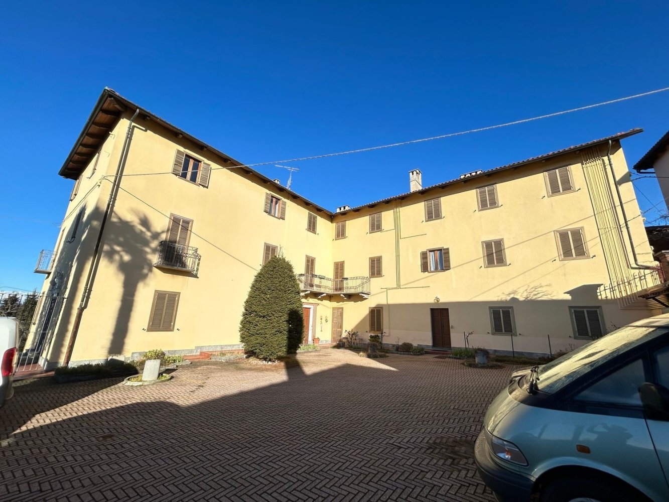 4 غرف نوم شقة في Castagneto Po, Italy رقم 380313