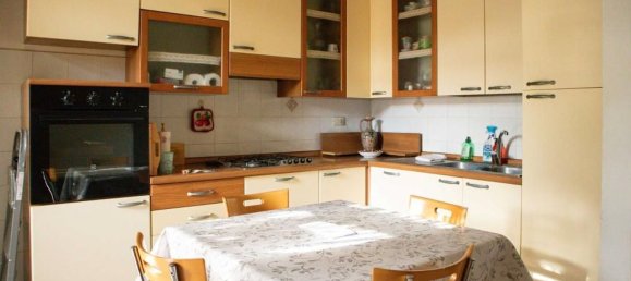 3 Schlafzimmer Wohnung in Cecina, Italy, Nr. 324024 2