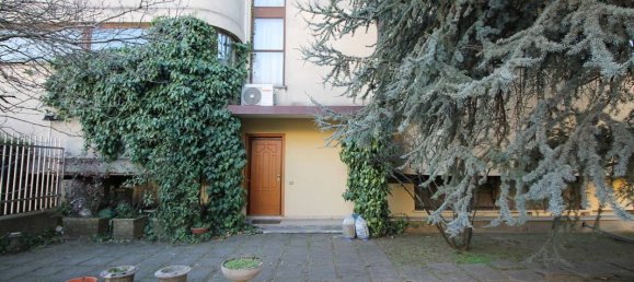 5غرفة عقار تجاري في Carate Brianza, Italy رقم 348593 8