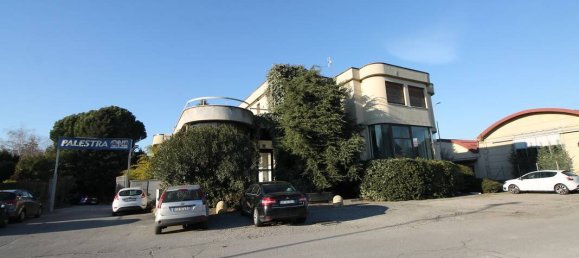 5غرفة عقار تجاري في Carate Brianza, Italy رقم 348593 3