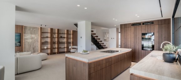 5 bedrooms House in Marbella, Spain No. 53603 4