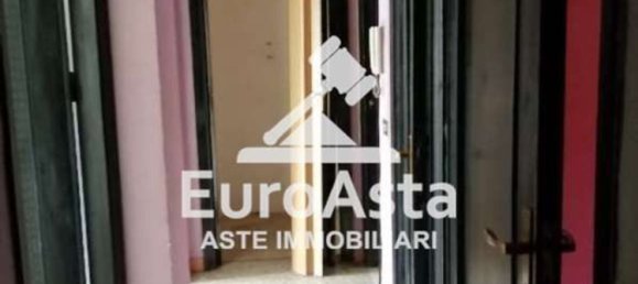 4 Schlafzimmer Wohnung in Palermo, Italy, Nr. 371462 9