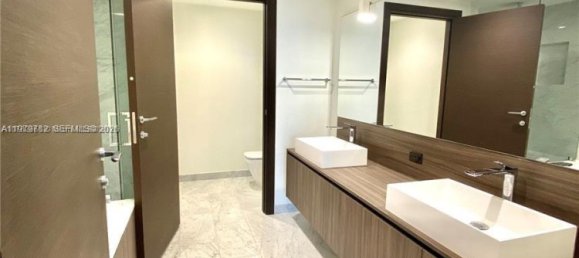1 غرف نوم عقار تجاري في Miami, الولايات المتحدة رقم 615467 11