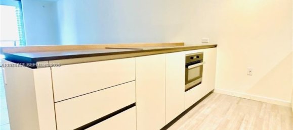1 غرف نوم عقار تجاري في Miami, الولايات المتحدة رقم 615467 3