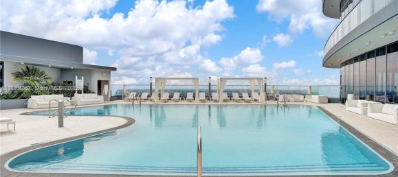 1 غرف نوم عقار تجاري في Miami, الولايات المتحدة رقم 615467 17