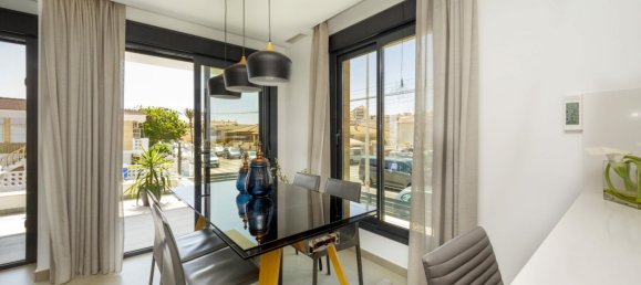 4 غرف نوم منزل في Torrevieja, Spain رقم 284916 2