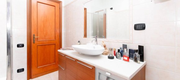 3 rooms Apartment in Monterotondo, Italy No. 41037 14