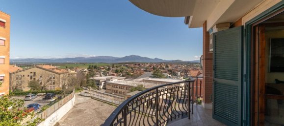 3 rooms Apartment in Monterotondo, Italy No. 41037 16