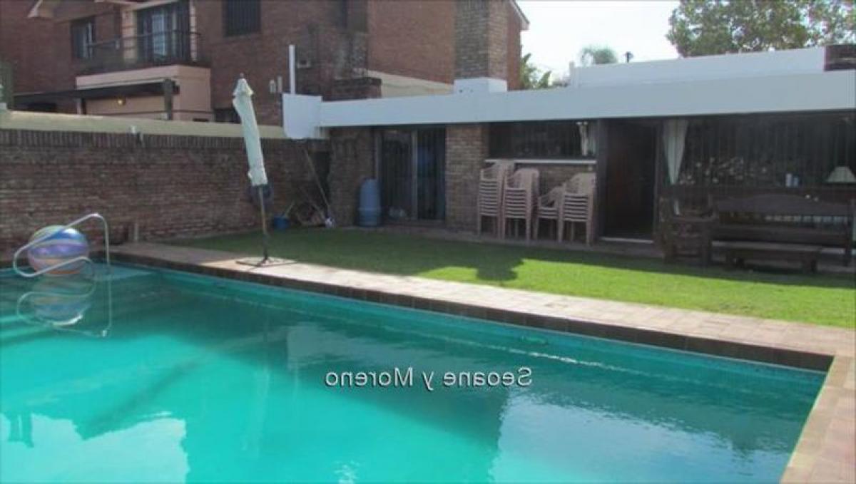 3 bedrooms House in Montevideo, Uruguay No. 6691