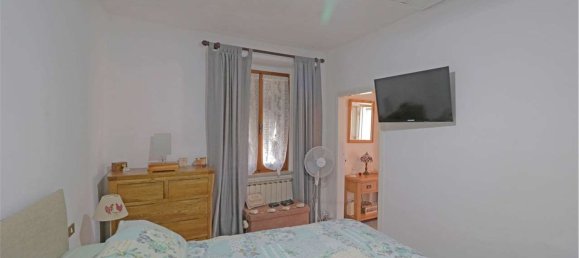 Casa de 9 habitaciónes en Pontremoli, Italy No. 142840 13