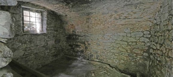 Casa de 9 habitaciónes en Pontremoli, Italy No. 142840 25