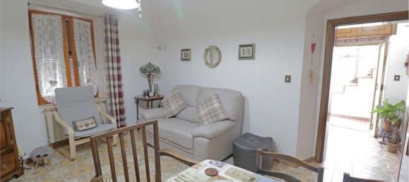 Casa de 9 habitaciónes en Pontremoli, Italy No. 142840 8