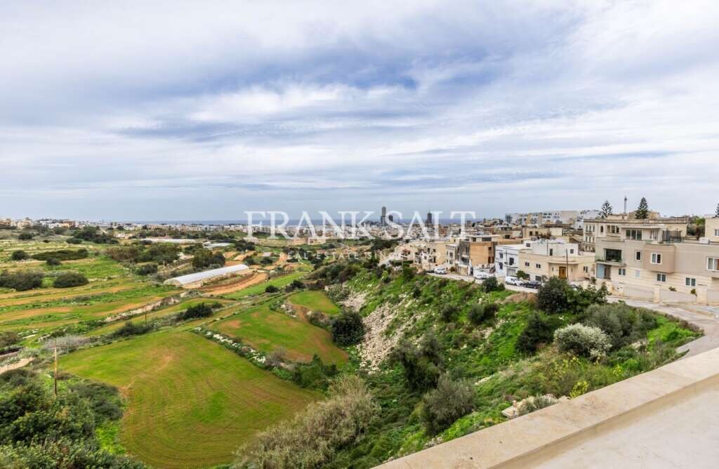 3 bedrooms Apartment in San Gwann, Malta No. 4982