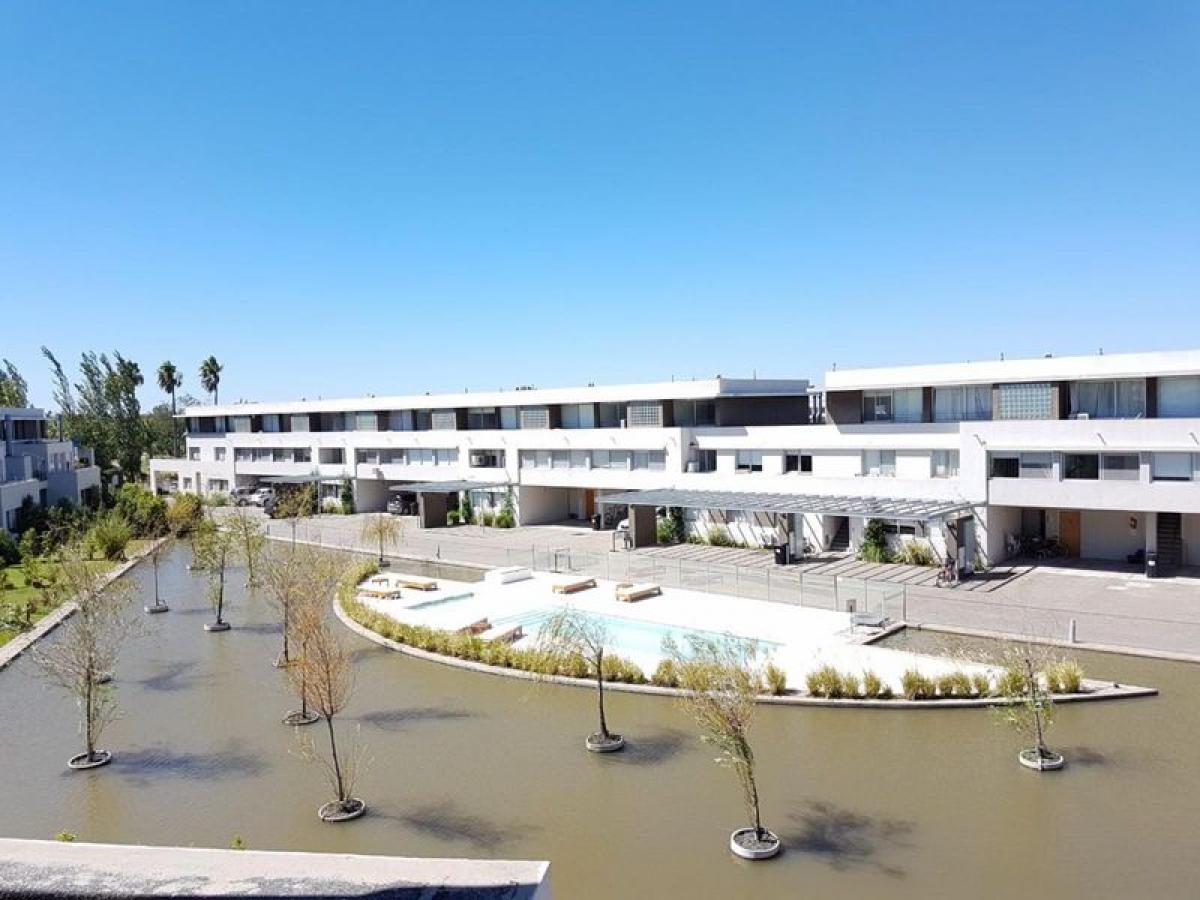 Apartamento de 2 dormitorios en Tigre, Argentina No. 57101