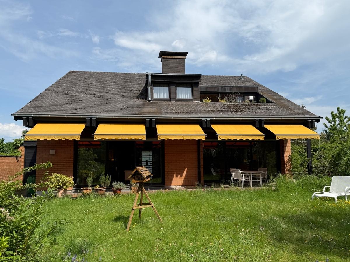 8 rooms House in Rhein-Sieg, Germany No. 299667