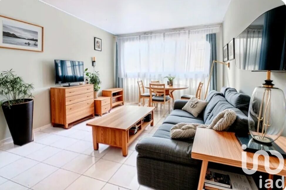 3غرفة شقة في Gagny, France رقم 316448