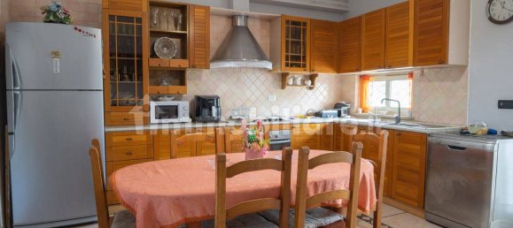 4 bedrooms Villa in Parete, Italy No. 225157 9