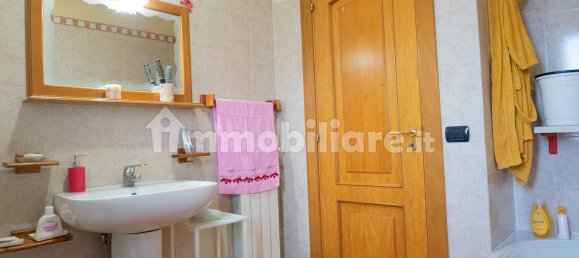 4 bedrooms Villa in Parete, Italy No. 225157 18