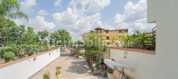 4 bedrooms Villa in Parete, Italy No. 225157 28