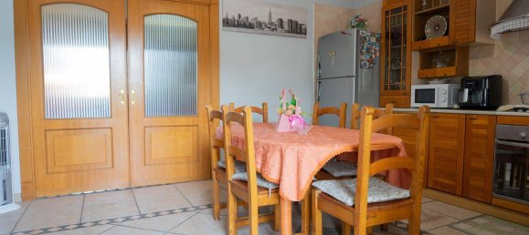 4 bedrooms Villa in Parete, Italy No. 225157 7