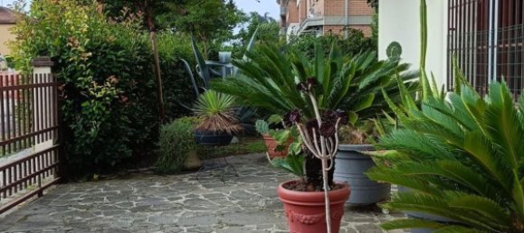 12 bedrooms House in Carpi, Italy No. 374719 5